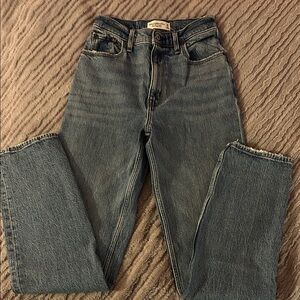 Abercrombie Curve Love The 90’s Straight Ultra High Rise Denim Jeans